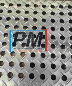 Tấm đột lỗ chống trượt dạng gân